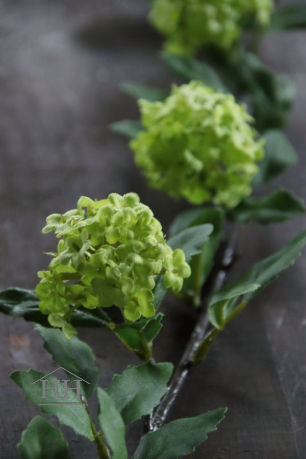 ZIjden bloem sneeuwbal in het groen 82 cm