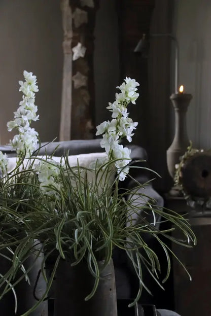 Zijden boeket met witte delphinium