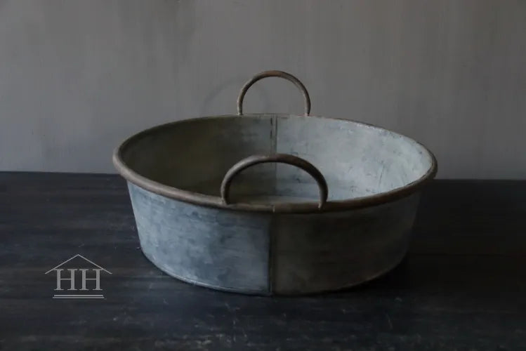 Zinken schaal met handvat - rond - Ø34,5 cm