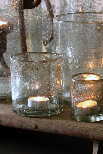 Transparant windlicht met metalen schilfers 10/11 cm