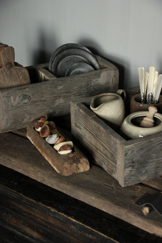 Oud houten bakje