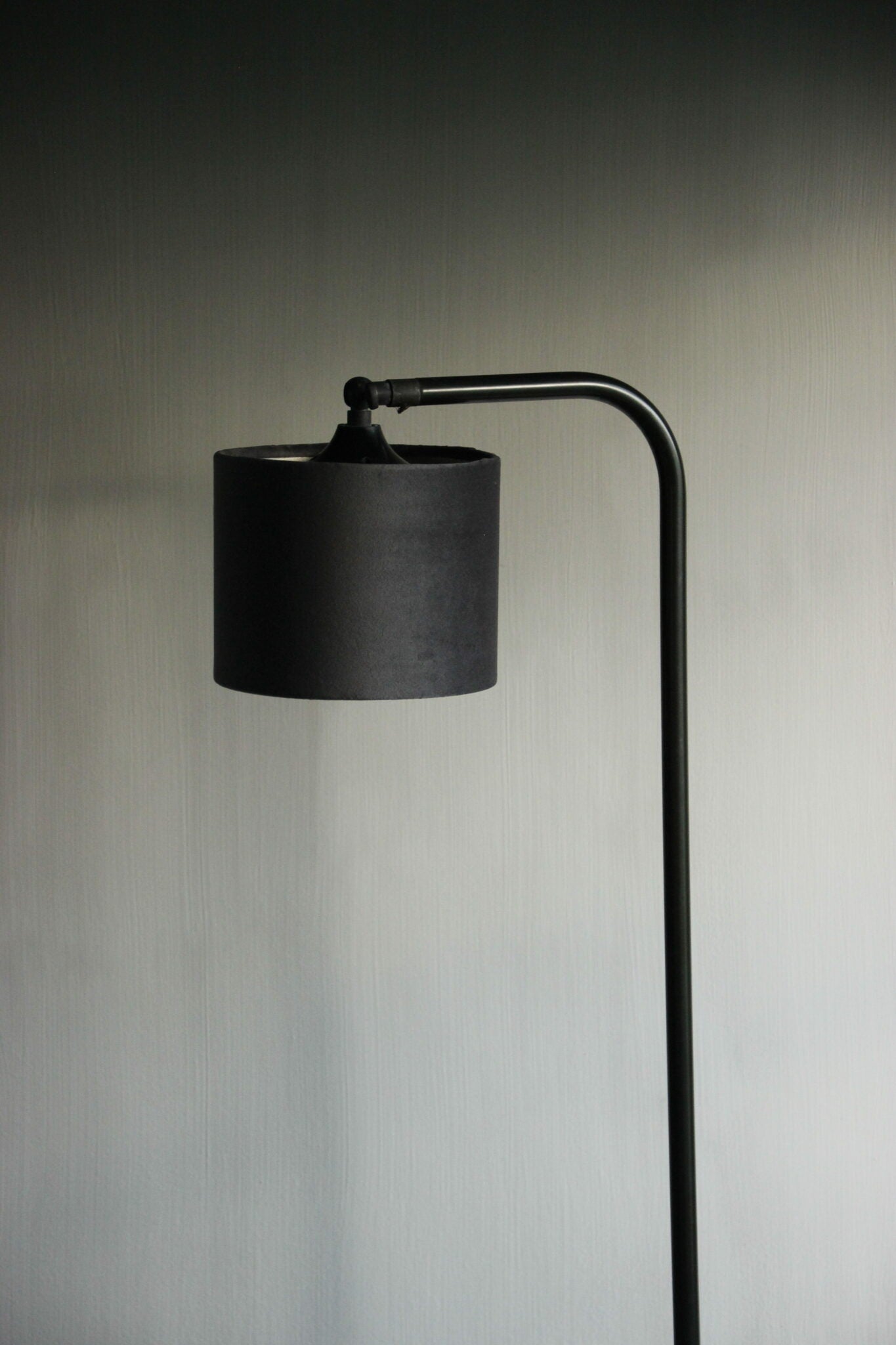 Floor lamp Aura Peeperkorn arc model 134 cm black (low model)