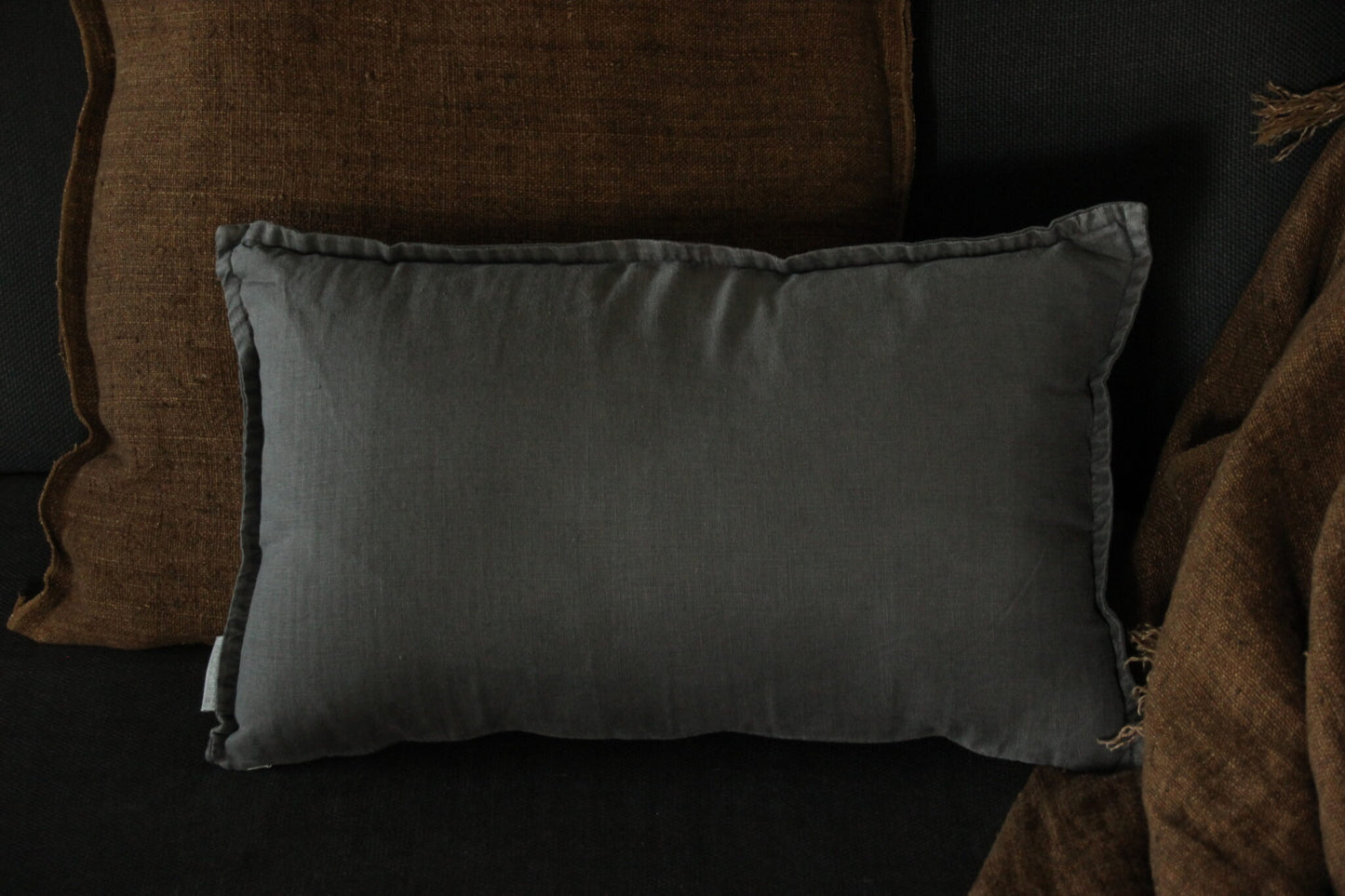 Velvet-Linen cushion dark gray 48x28 cm